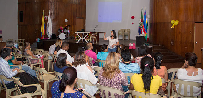 Red de maestros de biling�ismo trazan acciones para optimizar sus pr�cticas educativas