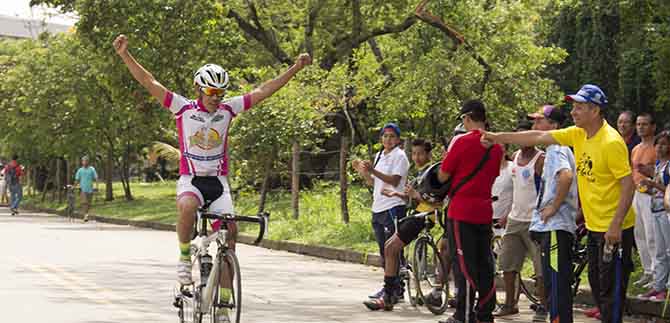Comunas 15,  18 y Cuenca Norte cantaron oro este domingo en billar y ciclismo.