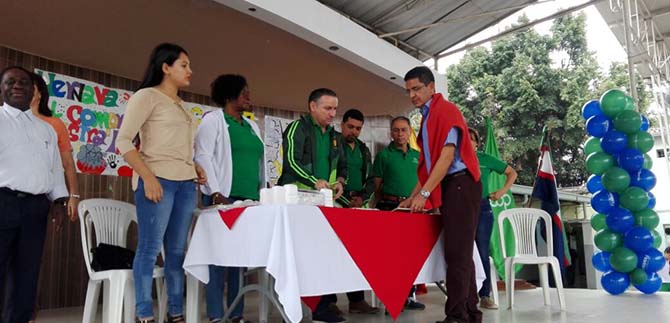 Donaci�n de Cooperativas de asociados se siguen entregando en Instituciones Educativas Oficiales