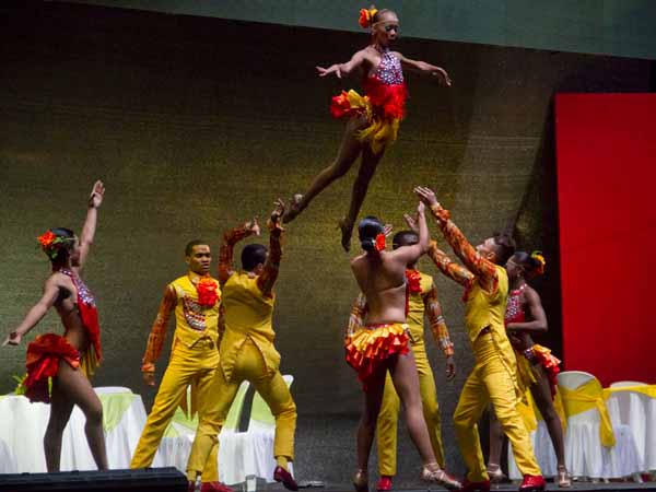 Tres megaconciertos hicieron vibrar la ladera y el oriente cale�o