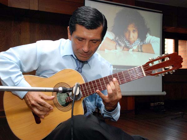 �Progr�mate con las actividades de la Audioteca y la Videoteca durante los d�as santos!