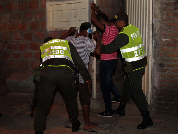 Por un mes m�s, se ampli� suspensi�n del porte de armas en seis comunas de la ciudad