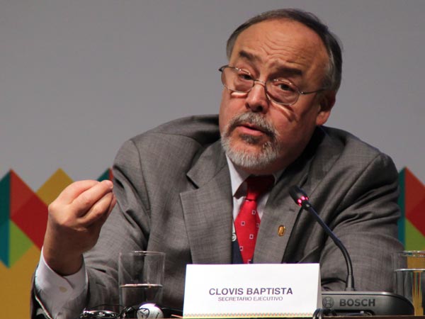 �Internet es una valiosa herramienta para contrarrestar la pobreza�