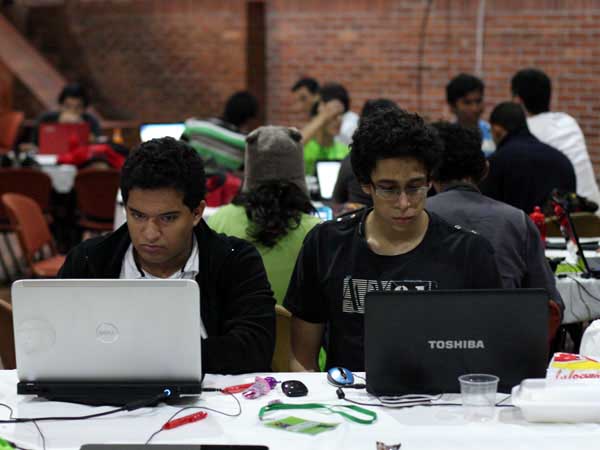 Aplicaciones tecnol�gicas �tiles para la ciudad, ganadoras de �Hackath�n�  2013 en Cali
