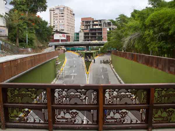 Con el bulevard del rio las campanas de la Ermita vuelven a sonar