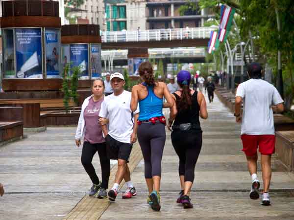 Un acero resistente a la intemperie embellece el Bulevar del R�o