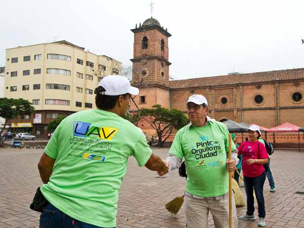 Cale�os particip� este s�bado en jornada de embellecimiento en el centro hist�rico y en el oeste