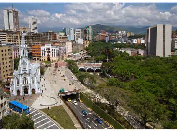 Avanzan trabajos para dar paso peatonal por dos puentes hist�ricos de Cali