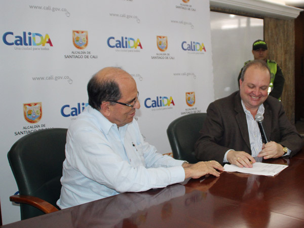 La Alcald�a firm� convenio con la S�per de Notariado para titular predios en la ciudad