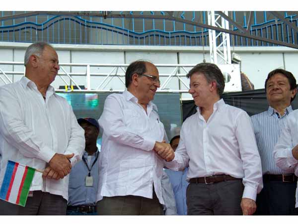 Presidente Santos invita a los cale�os a que denuncien los delitos