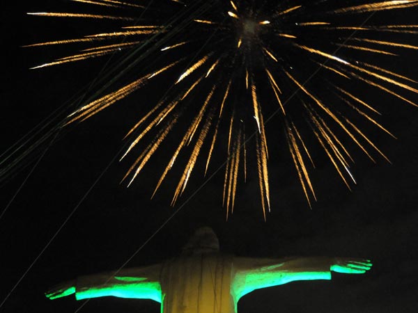 Con juegos pirot�cnicos, Cali empez� la celebraci�n de la Independencia