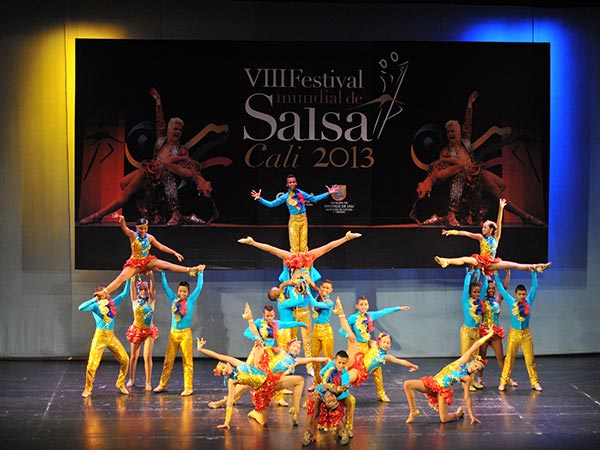 Con el Presidente y el Alcalde, se inaugur� el Mundial de Salsa