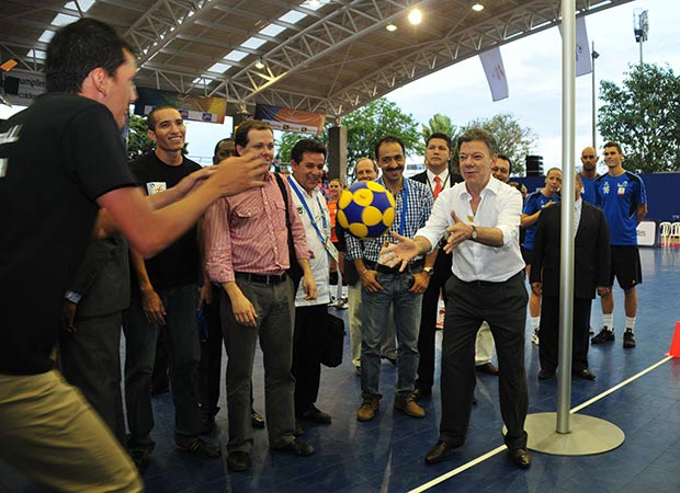 El presidente Santos se emocion� en el Coliseo Mundialista, donde se vive la pasi�n por el korfball