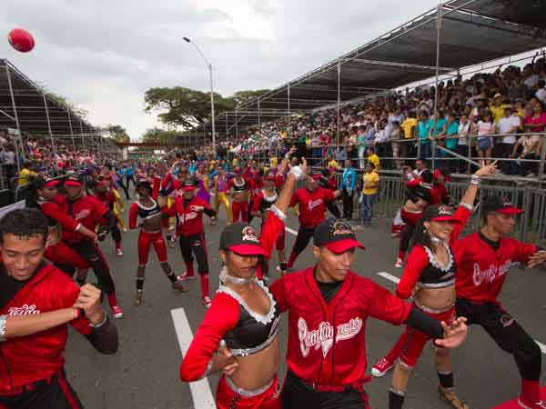 El lunes festivo, audiciones para participar en el Sals�dromo de la Feria