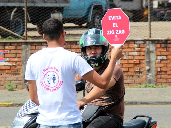 Lleg� la hora para que Motociclistas aprendan a transitar por la derecha
