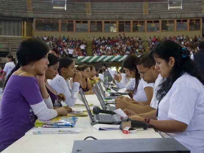 Lleg� la hora cero�ma�ana mi�rcoles 21 de Agosto  Asamblea de M�s Familias en Acci�n