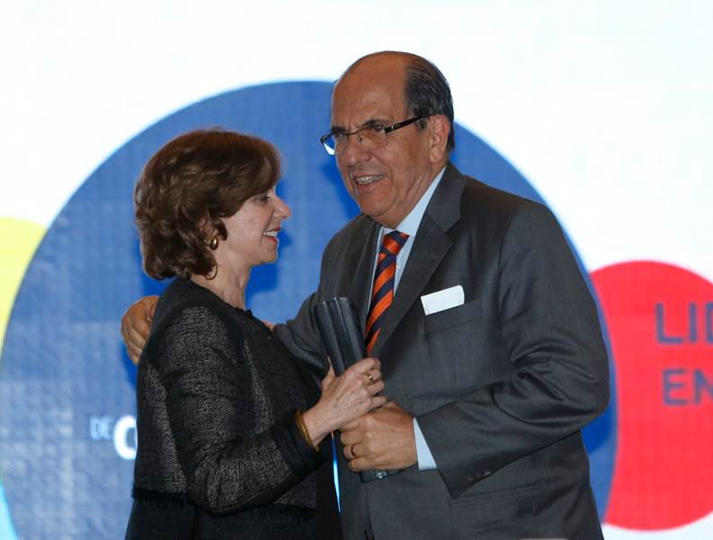 As� registr� la revista Semana el premio al alcalde Guerrero como uno de los diez mejores l�deres del pa�s