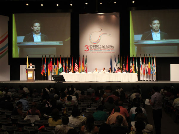 Asamble�stas ecuatorianos muestran logros en la Cumbre Afro