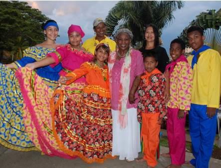 Leonor Gonz�lez cant� y se conmovi� en el �Petronito�