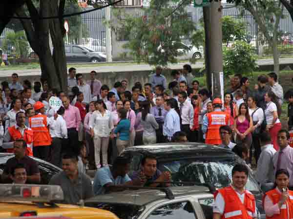 �En el simulacro: no corro, no empujo, no grito y no me devuelvo�