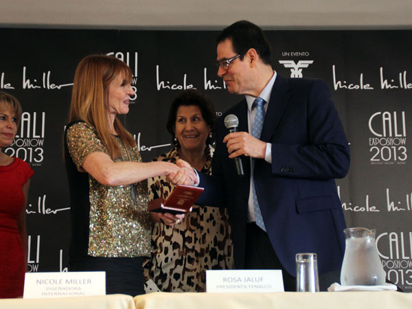 Gobierno de Cali entreg� las llaves de la ciudad a la dise�adora Nicolle Miller