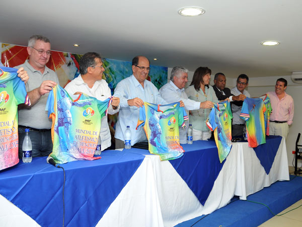 Al visitar escenarios deportivos, la IAAF vaticina que el Mundial Juvenil de Atletismo del 2015 en Cali ser� un �xito