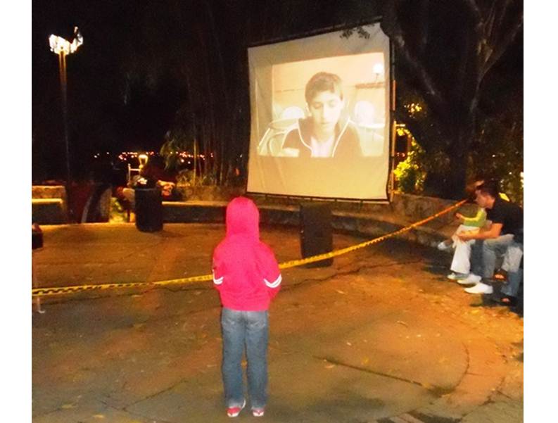 Los ni�os disfrutaron del S�ptimo Arte en la Loma de La Cruz