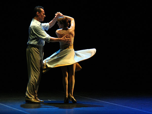 Artistas y extranjeros asistentes a la Bienal Internacional de Danza, deslumbrados con Cali