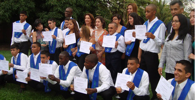 Certificada en Cali promoci�n de 20 j�venes con discapacidad intelectual