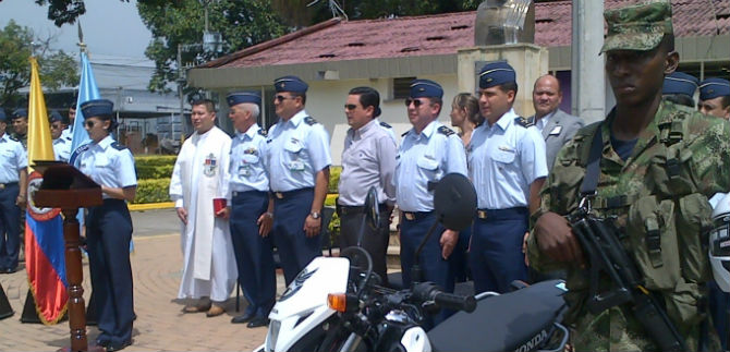 Alcald�a entrega veh�culos a Polic�a Militar y Emavi para apoyar seguridad de Cali