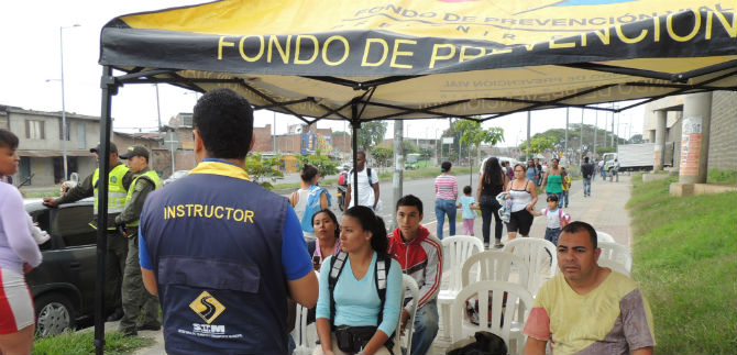 Secretar�a de Tr�nsito realiza campa�a para educar a motociclistas en zonas escolares