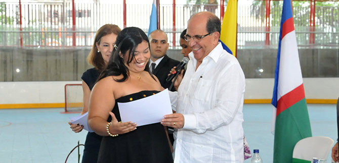 224 j�venes del oriente de Cali ya cuentan con una segunda lengua