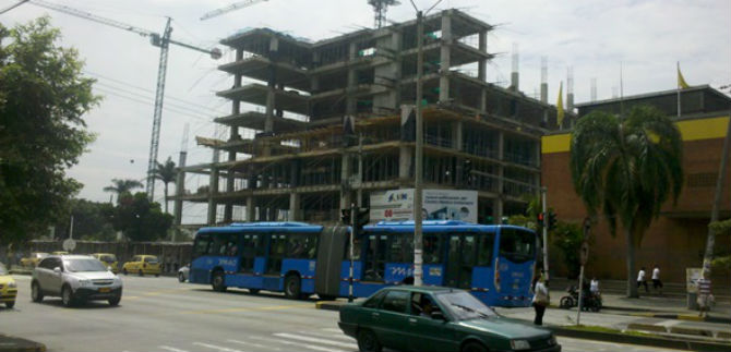 Se inicia obra en v�as aleda�as al �xito de la calle Quinta