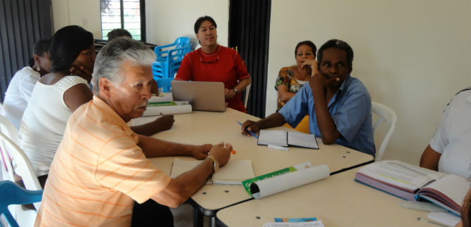 Alcalde entrega dotaci�n de trabajo a ediles del Municipio