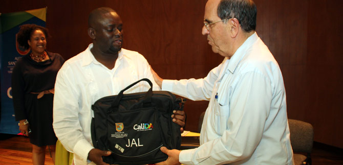 333 dotaciones de trabajo fueron entregados a ediles del Municipio