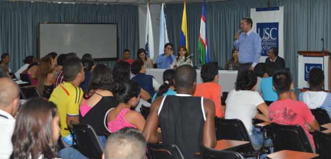 J�venes se benefician con iniciativas productivas de empresas privadas