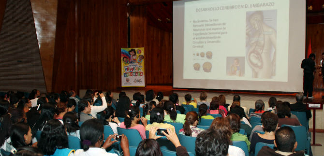 Expertos debatieron sobre el juego como un derecho de los ni�os