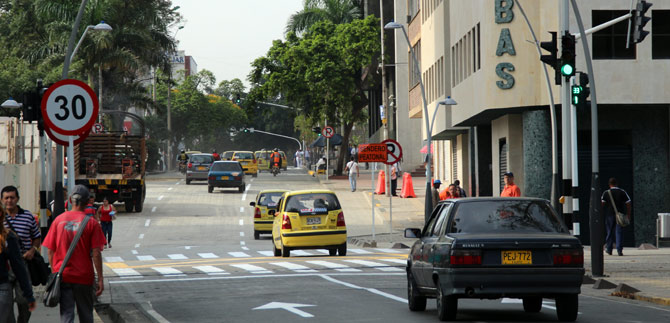 Se reabre el paso por la Calle Octava, a la altura del puente de la Cervecer�a