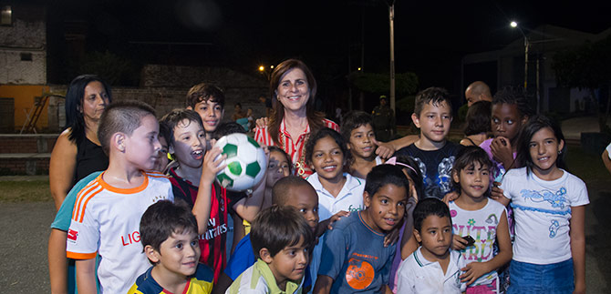Luz blanca lleg� a parques y zonas verdes de las comunas 4 y 5