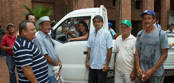 Entregan este jueves las primeras camionetas del proceso de sustituci�n de carretillas
