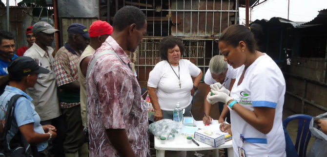 Realizan jornada de prevenci�n de tuberculosis con habitantes de calle de Santa Elena