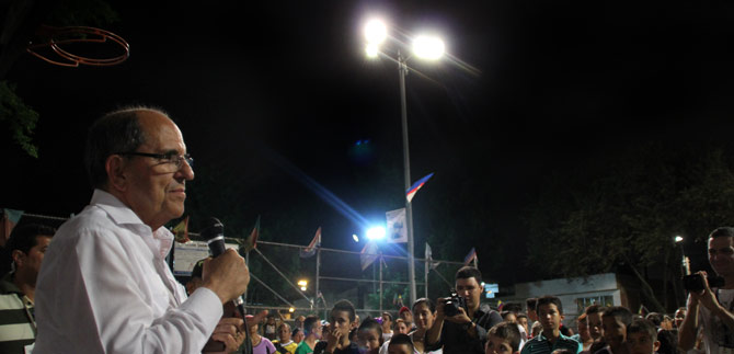 Habitantes de la Comuna 6 agradecen a la Administraci�n por iluminaci�n de sus parques