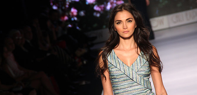 Hoy  en el Exposhow, Pink Filosofy la pasarela de la Alcald�a de Cali