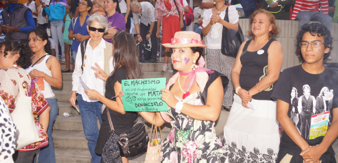 Certifican a mujeres de la Comuna 18 en cursos de empleabilidad