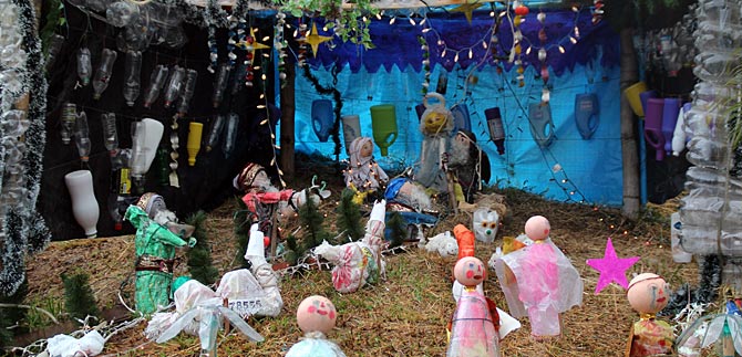 Continuaron los recorridos visitando los pesebres esta vez en la comuna 18