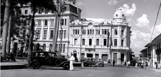 Exposici�n fotogr�fica de la Cali de ayer y de hoy  en el Museo Religioso, �tnico y Cultural