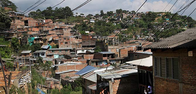 J�venes en condici�n de vulnerabilidad de la  comuna 18  se convierten en emprendedores