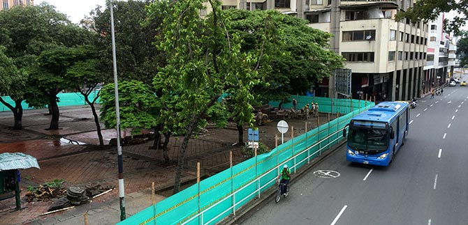 En firme, remodelaci�n de la plazoleta del Correo