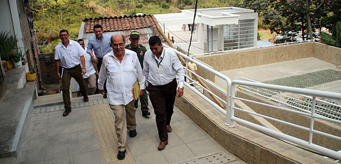 Municipio asumir�a administraci�n del Centro Cultural del barrio Alto Jord�n