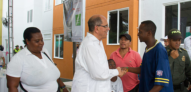 Con obras como esta urbanizaci�n y el Plan Jarill�n se gana la paz: Alcalde de Cali